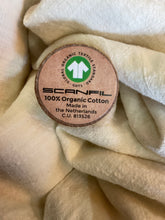 Load image into Gallery viewer, Organic Cotton Thread - Beige 4851 - 30/2 weight - 275meters.